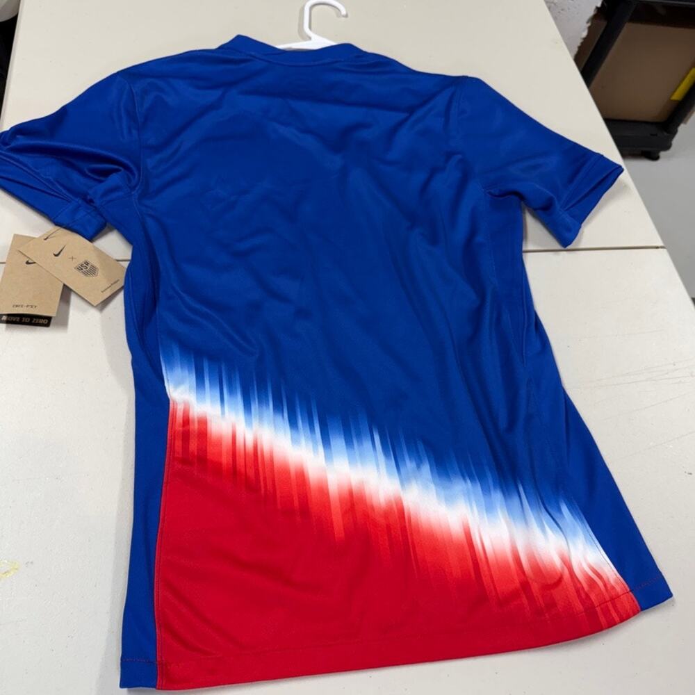 Team USA Nike Soccer Team Jersey Small NWT - Picture 2 of 3